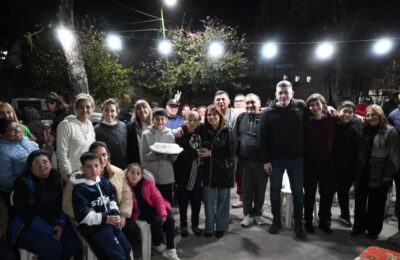 La intendenta Alejandra Rodríguez dialogó con vecinos sobre el nuevo puente vehicular y peatonal