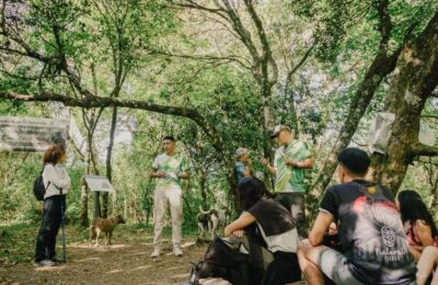 Una caminata que combina deporte y compromiso ambiental