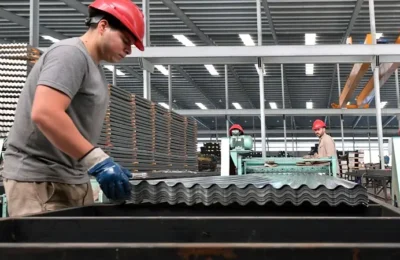 La industria se hundió 5% y casi todas los sectores mostraron una caída
