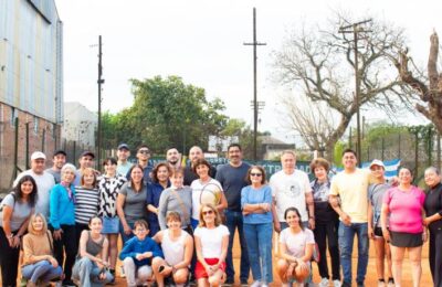 Tafí Viejo revierte años de abandono: Talleres recupera su cancha de tenis