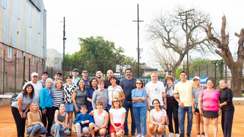 Tafí Viejo revierte años de abandono: Talleres recupera su cancha de tenis
