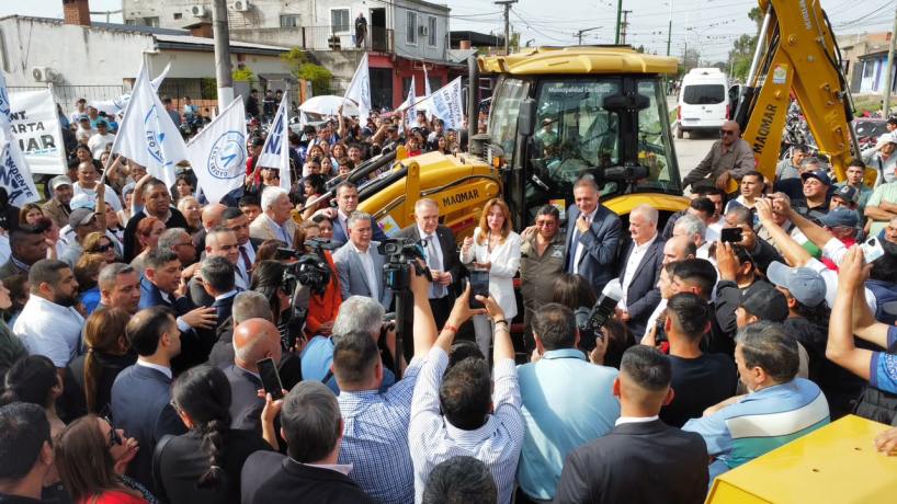 Las Talitas: 34 años de autonomía con obras y máquinas en el festejo