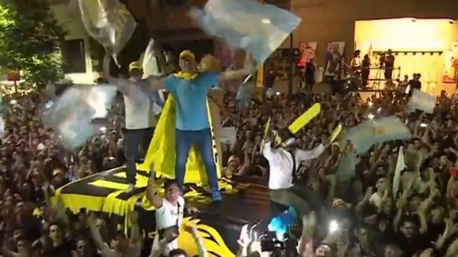 El derrumbe interno: los pilares de Milei pierden la fe en el futuro