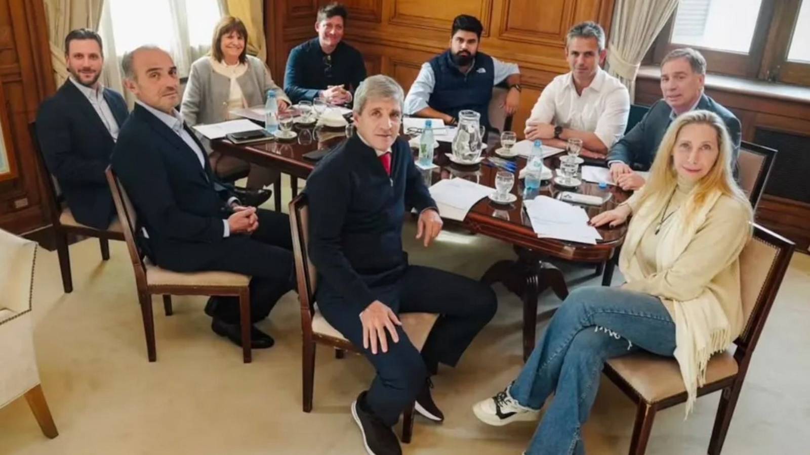 Mesa Política: unidad forzada ante la tormenta económica y la agenda legislativa