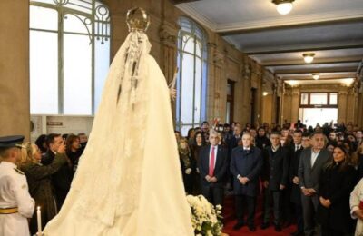 Bajo el lema “Abracemos a todos”, comenzó la Festividad de la Virgen de la Merced en Tucumán