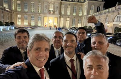 Cena en París: gobernadores y Caputo avanzan en presupuesto, pero las PASO siguen en veremos