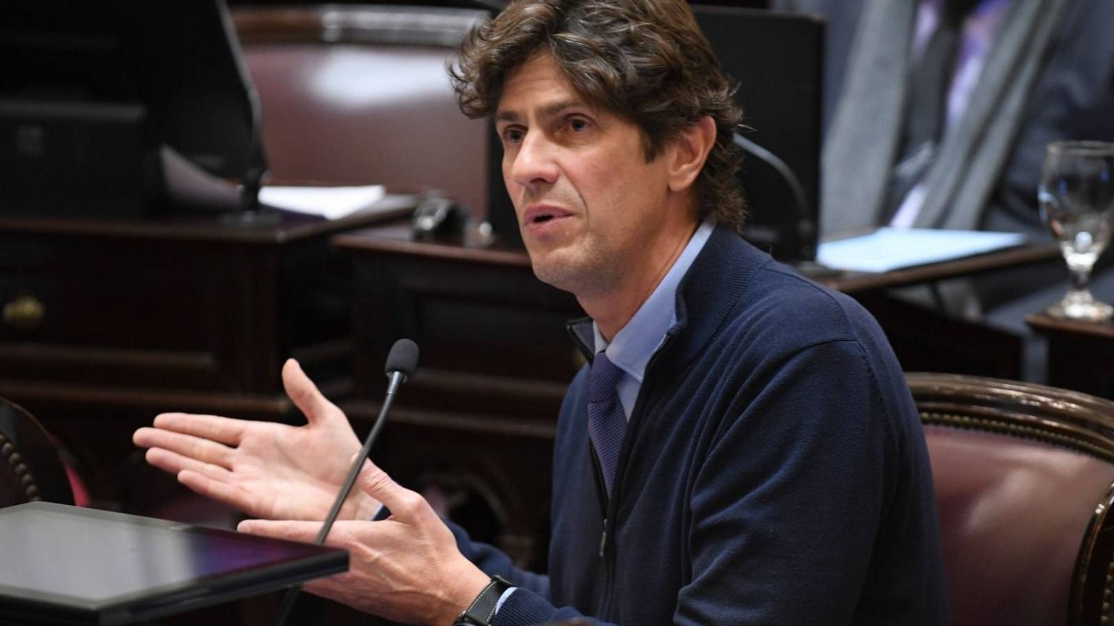 Lousteau arma un megafrente anti Milei: "El que más chance tenga de ganarle"