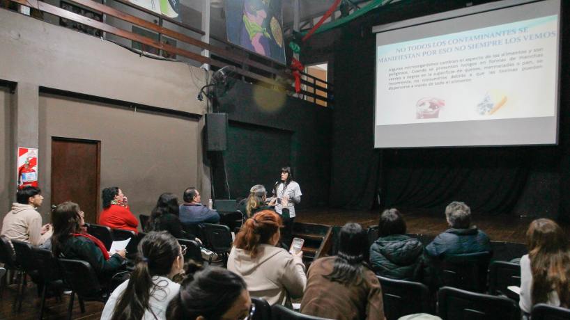 Tafí Viejo pone la mesa segura: curso obligatorio para manipuladores de alimentos