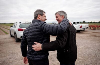 El faltazo que desnudó la interna del peronismo: vaciaron el acto a Máximo y Uñac