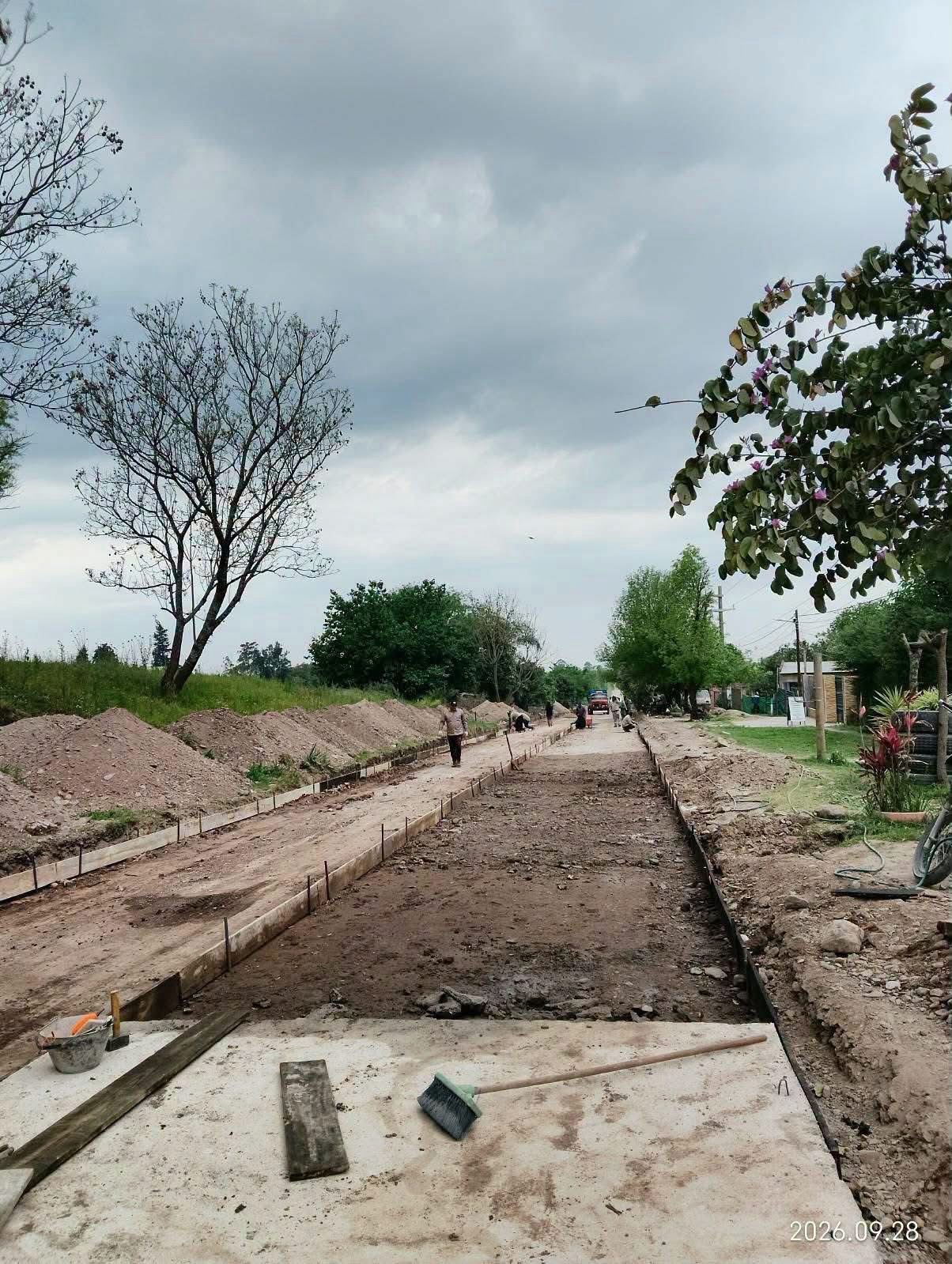 Los Nogales cambia su rostro: la pavimentación llega al Virgen del Rosario