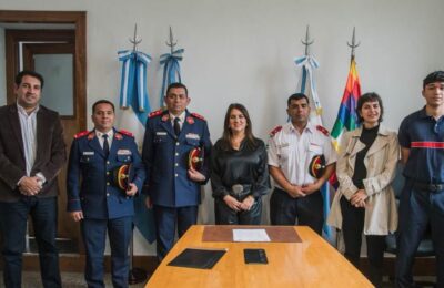Cambio de mando en Bomberos Voluntarios: nuevas autoridades se presentan ante Rodríguez