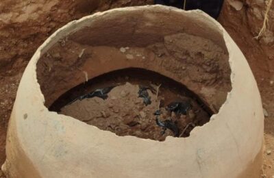 Chuscha desentierra su historia: hallan urnas funerarias de más de mil años