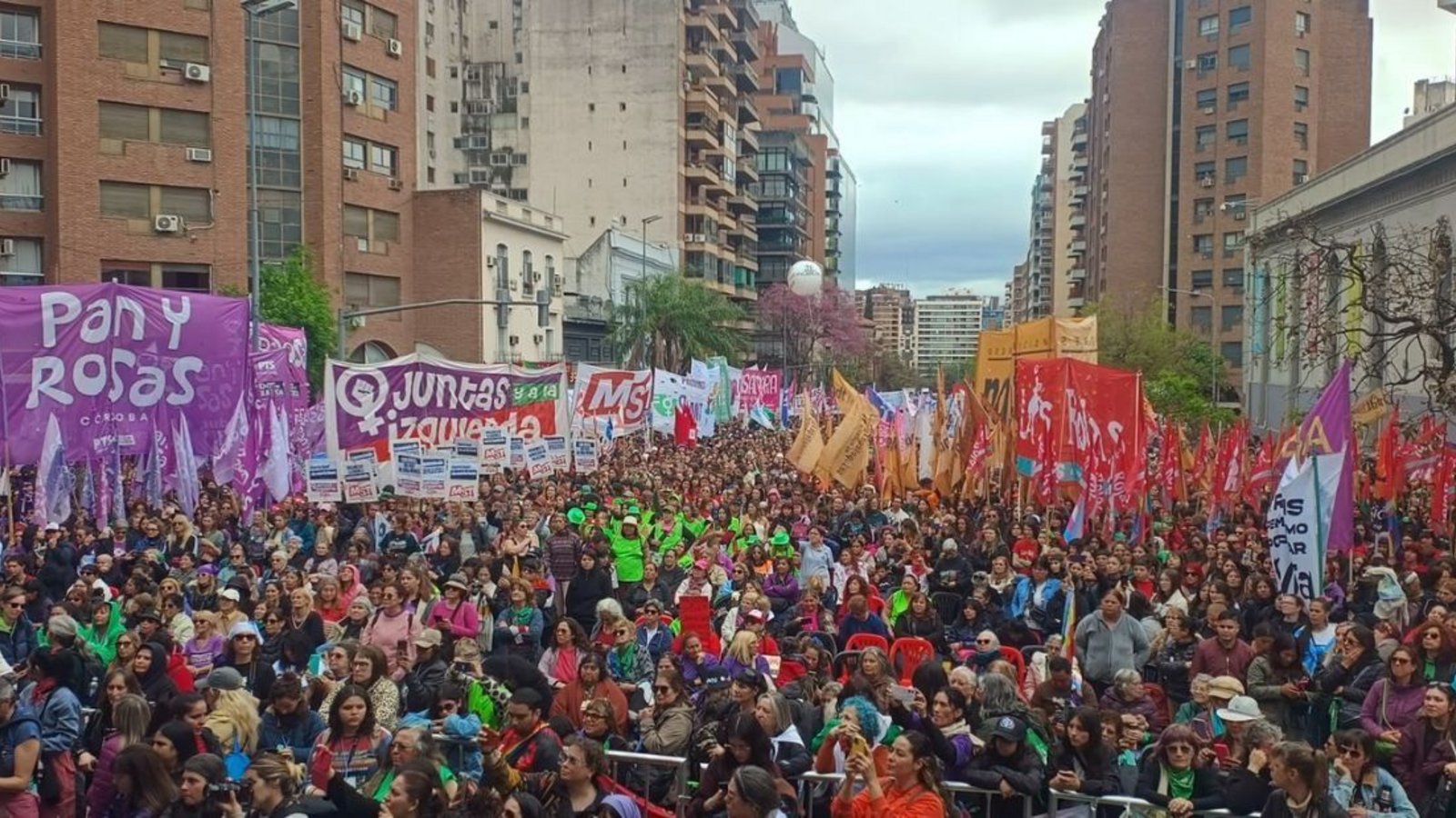 El feminismo recupera su potencia de tsunami en Córdoba