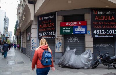 La paradoja del salario que alcanza menos: el consumo se derrumba incluso donde los ingresos formales subieron